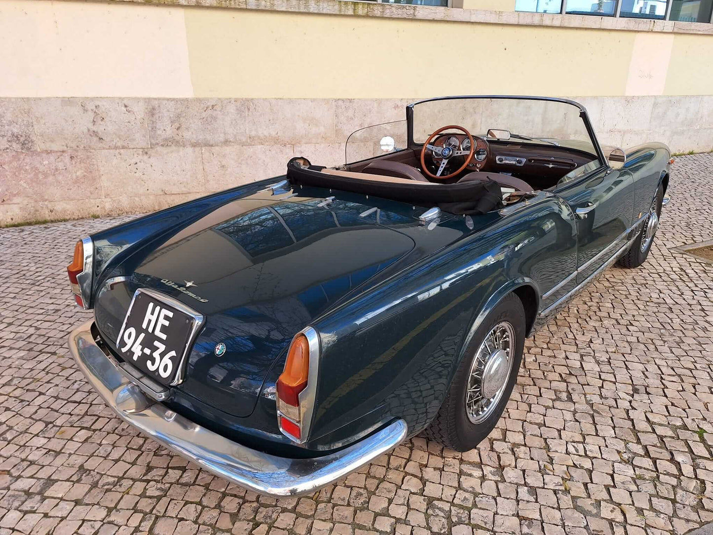 Alfa Romeo 2000 TOURING SPIDER