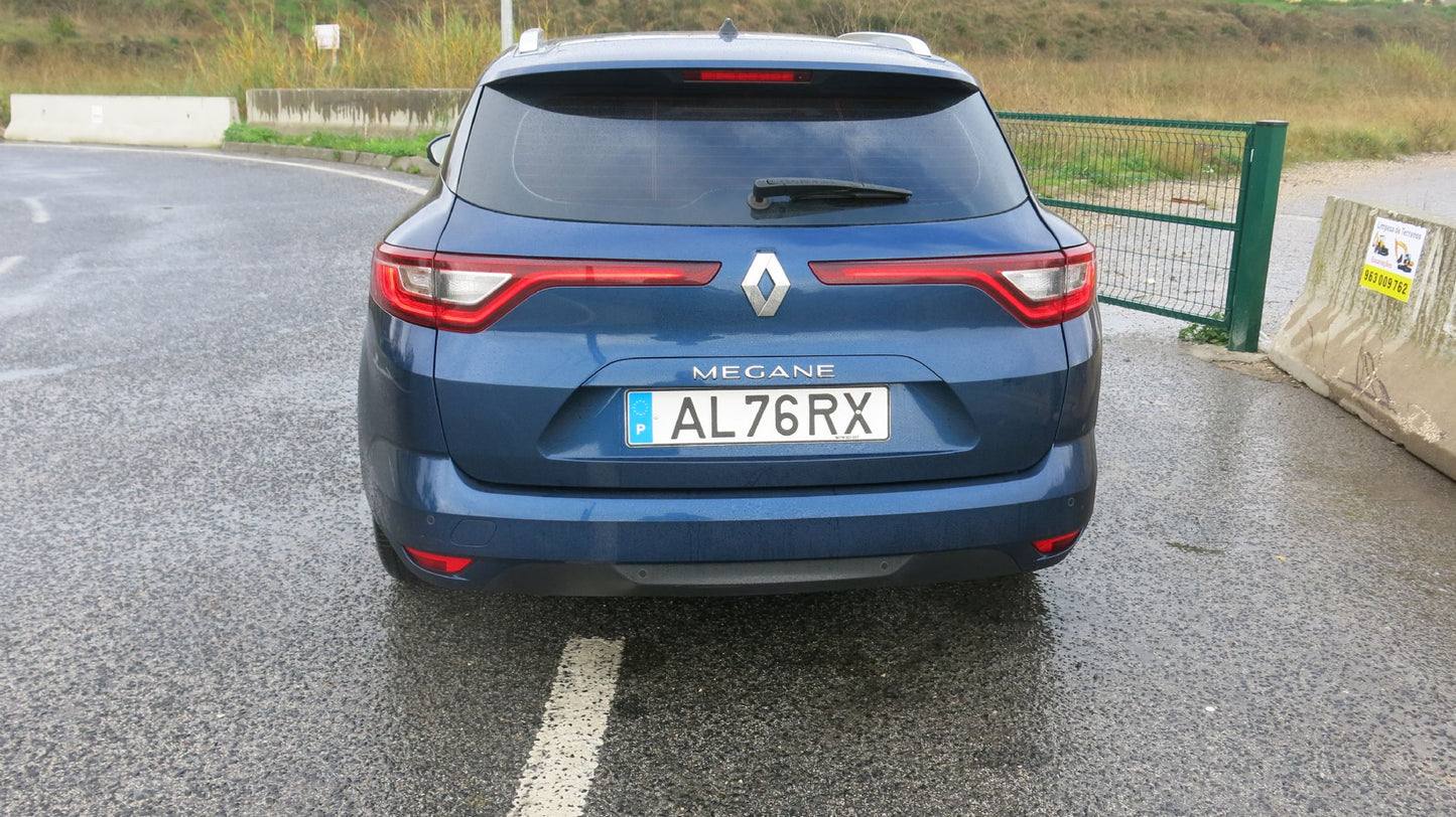 www.Particulares.PT - Renault Megane Sport Tourer 1.5 Blue dCi Limited EDC - Carro Usado