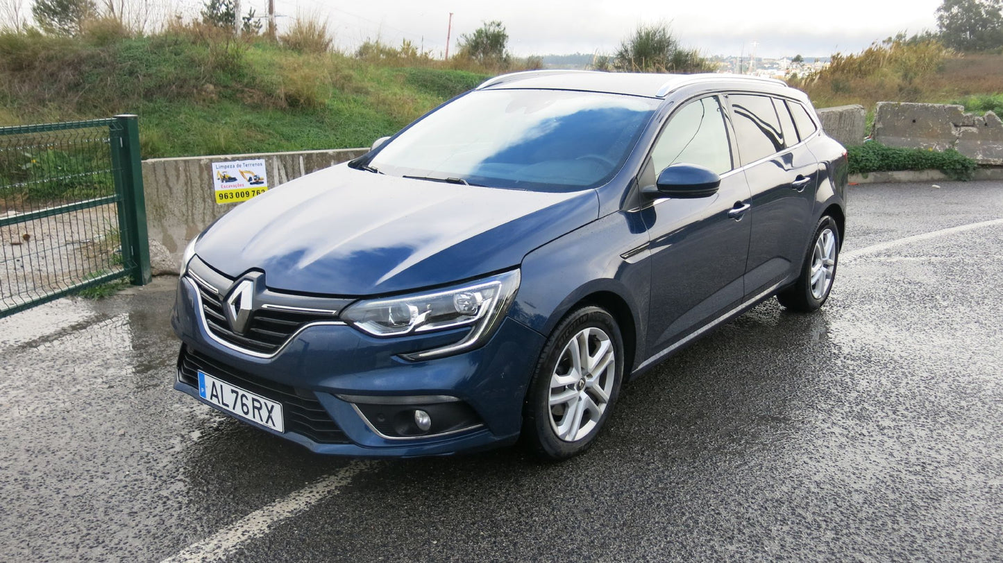 www.Particulares.PT - Renault Megane Sport Tourer 1.5 Blue dCi Limited EDC - Carro Usado
